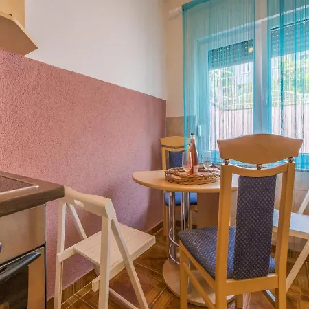 Slavek Apartment Dramalj